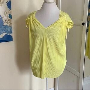 Elegant White Lace Blouse with Ruffled Sleeves